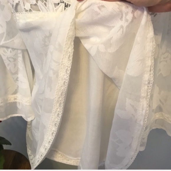 NWT ModCloth by Esley lace open back top - Picture 4 of 8